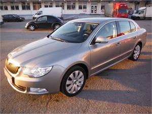 Škoda Superb II 2.0 TDi DSG ELEGANCE