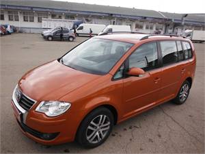 Volkswagen Touran 1.9 TDi DSG FAMILY